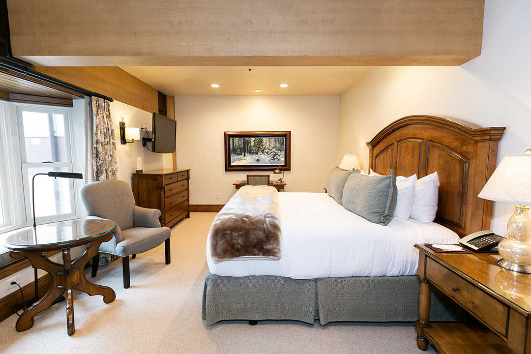 Stein Eriksen Lodge tweet media