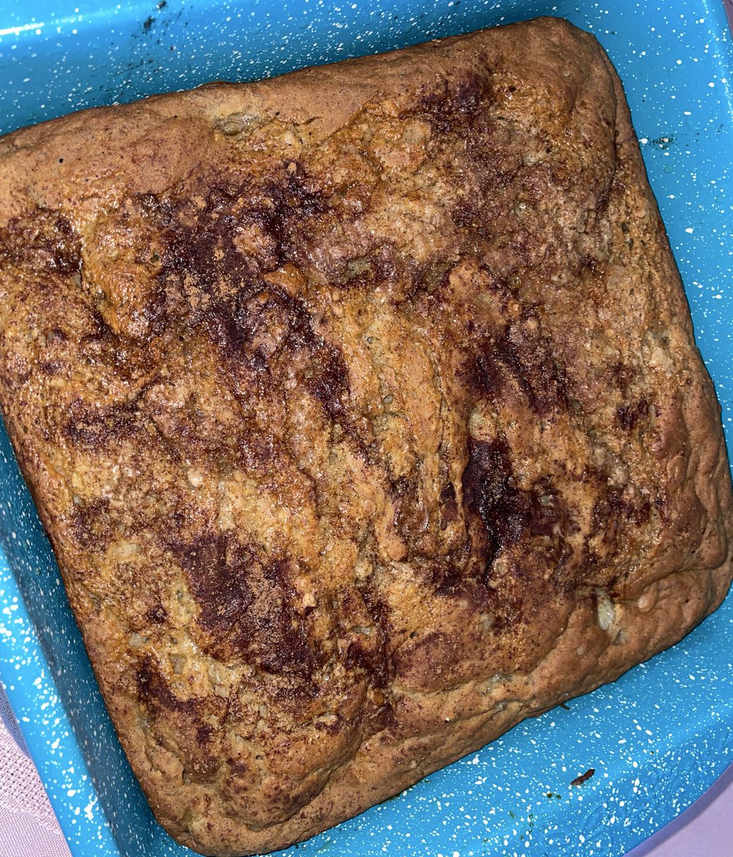 sunbumdiaries's tweet image. homemade banana bread 🤎🍌🍞🧸