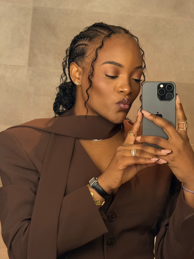 CHAUFFEUR Tout-Kin tweet media