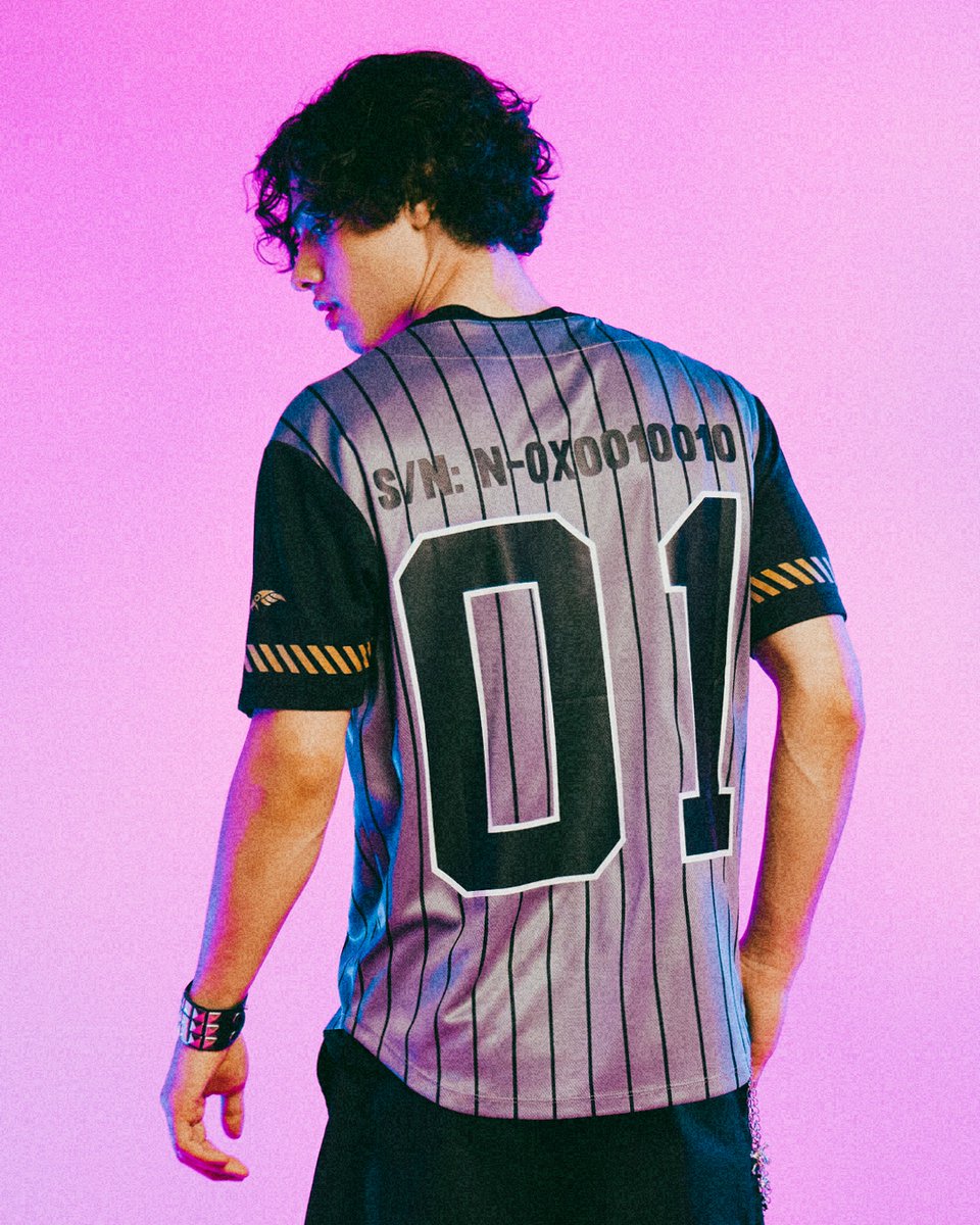 Hot Topic tweet media