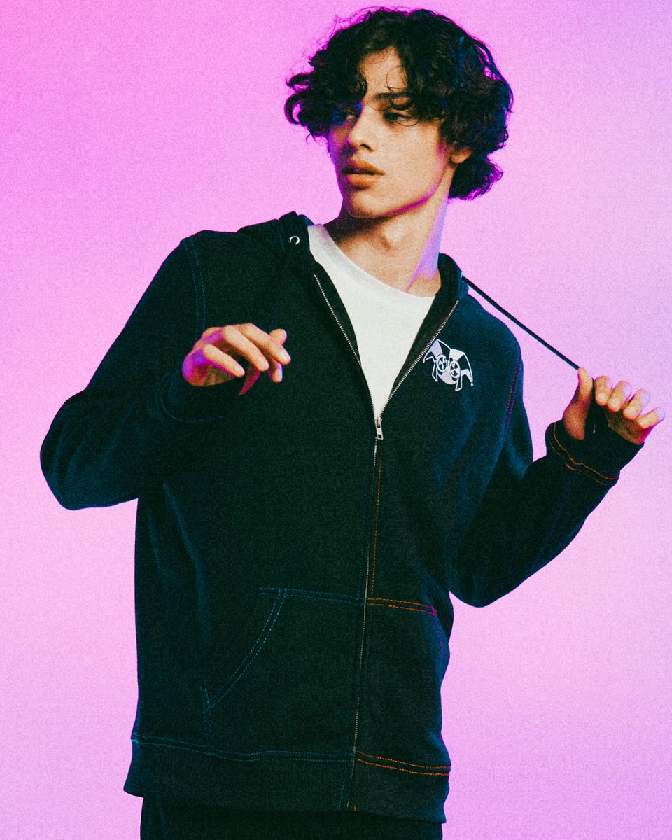 Hot Topic tweet media