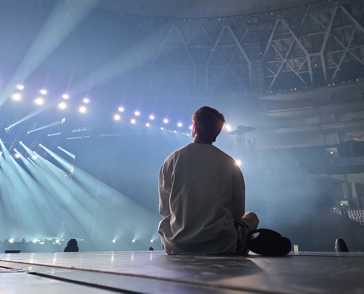 99mk__'s tweet photo. 앞으로 마크가 걸어갈 항해가 부드러운 행복과 많은 웃음으로 가득하길 바랍니다. 정말 많이 수고했어요 🫳🏻
#ThankYouNCTMARK https://t.co/q1VJP2CnXC