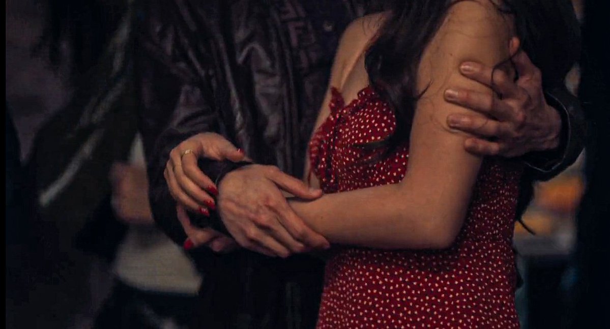 vale 🪁 mooncovey era tweet media