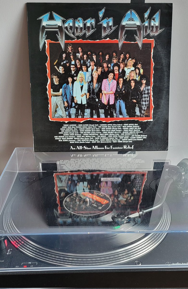 DavidGTato's tweet image. #Vinileando 

HEAR'N AID
(Edición española)
#HearNAid #Stars #Dio #DaveMurray #AdrianSmith #RobHalford #DonDokken #GeoffTate #EddieOjeda #MickMars #VinceNeil #BlackieLawless #TedNugent #YngwieMalmsteen #PaulShortino #KevinDubrow #DaveMeniketti #EricBloom #GeorgeLynch #NealSchon