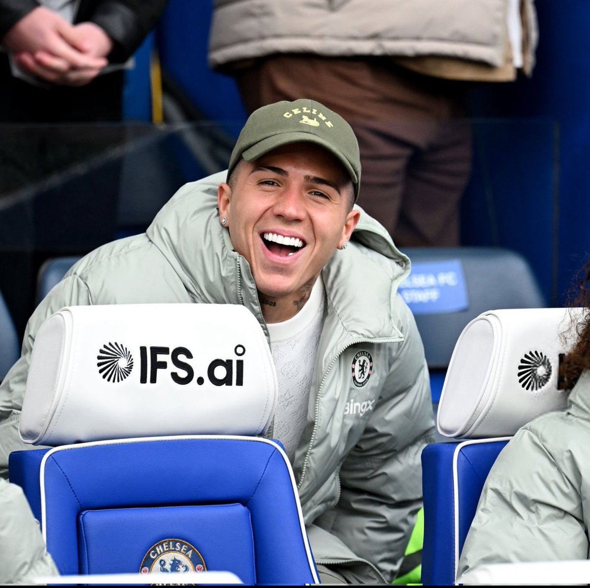 timeless ⌛️ tweet media