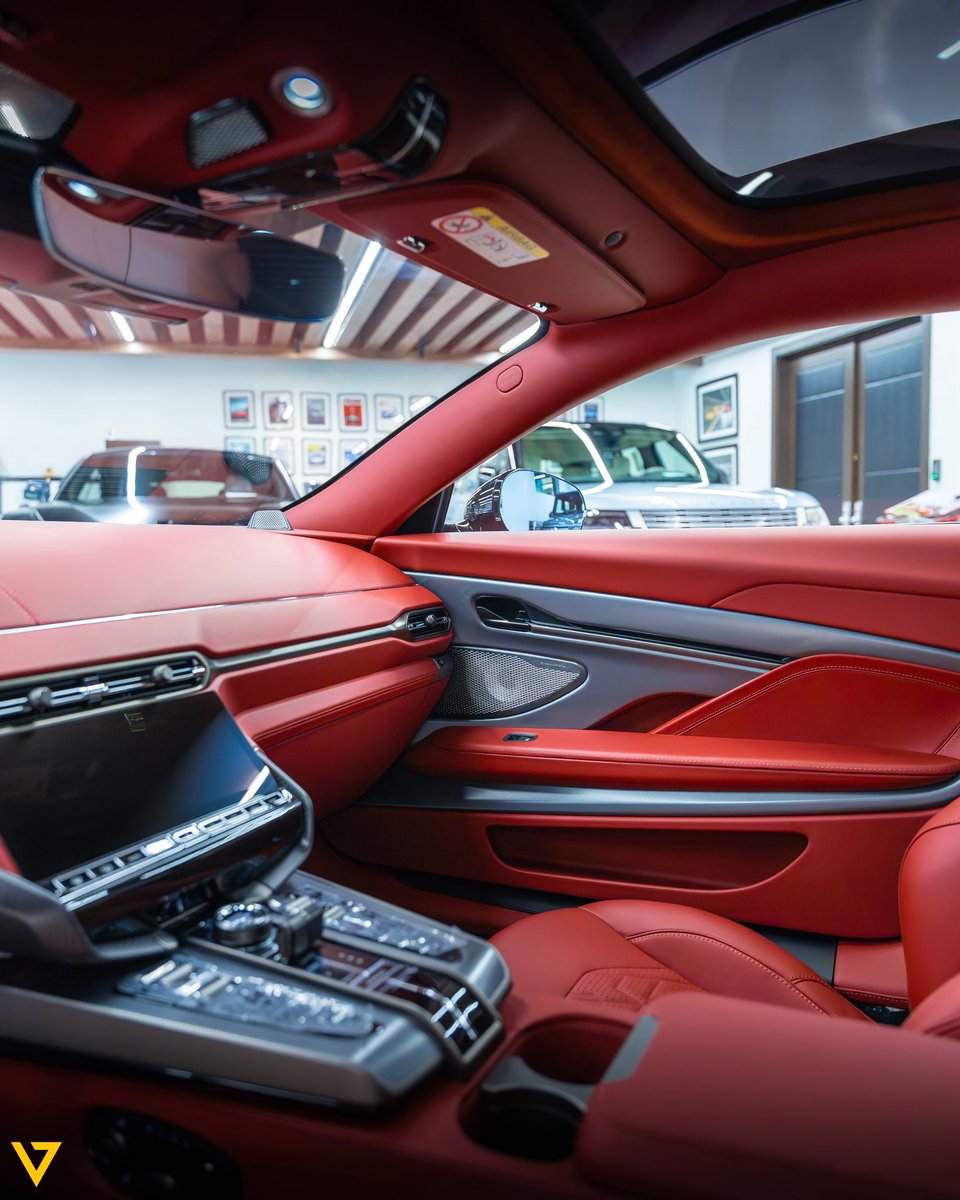 SEVEN CAR LOUNGE tweet media