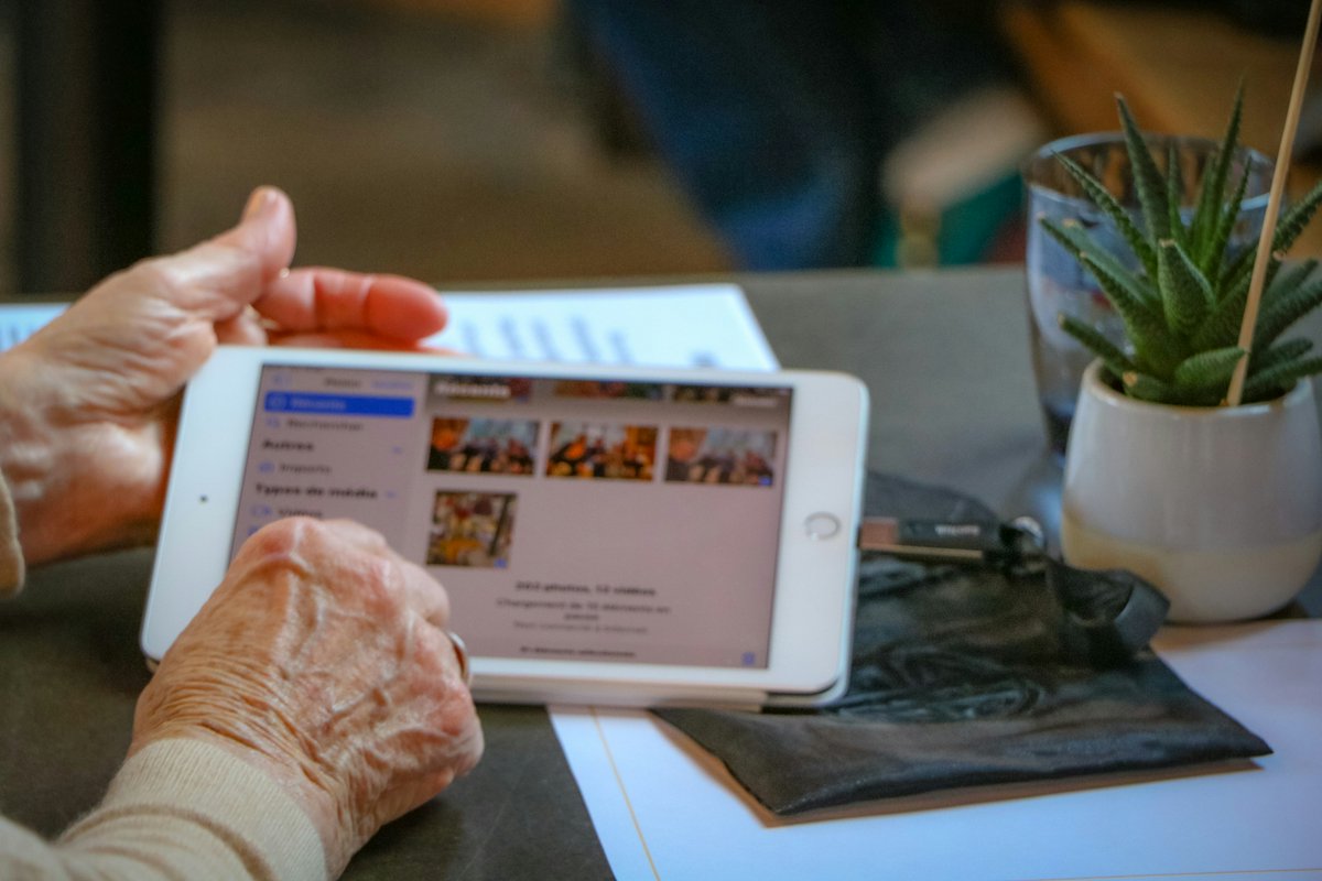 ConsRegLiguria's tweet image. #ConsiglioRegionaleLiguria #Corecom Giovedì 9 aprile ore 15-18 a Sarzana il convegno "Terza età: uso consapevole delle tecnologie digitali e dei mezzi di comunicazione". L'iniziativa è organizzata da Corecom Liguria in collaborazione con Agcom regione.liguria.it/homepage-consi…