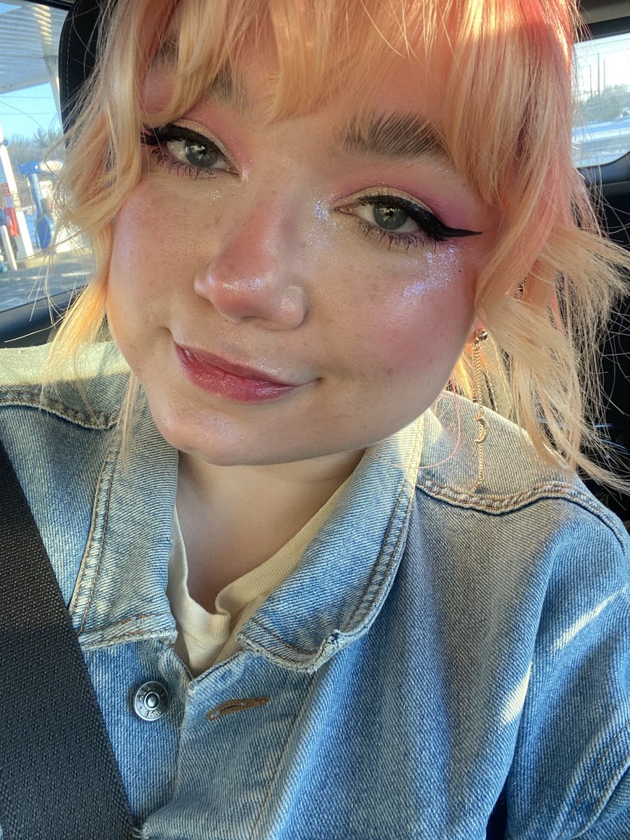 rockyandgrace's tweet image. oh I didn’t know we were doing this  #phmselfieday