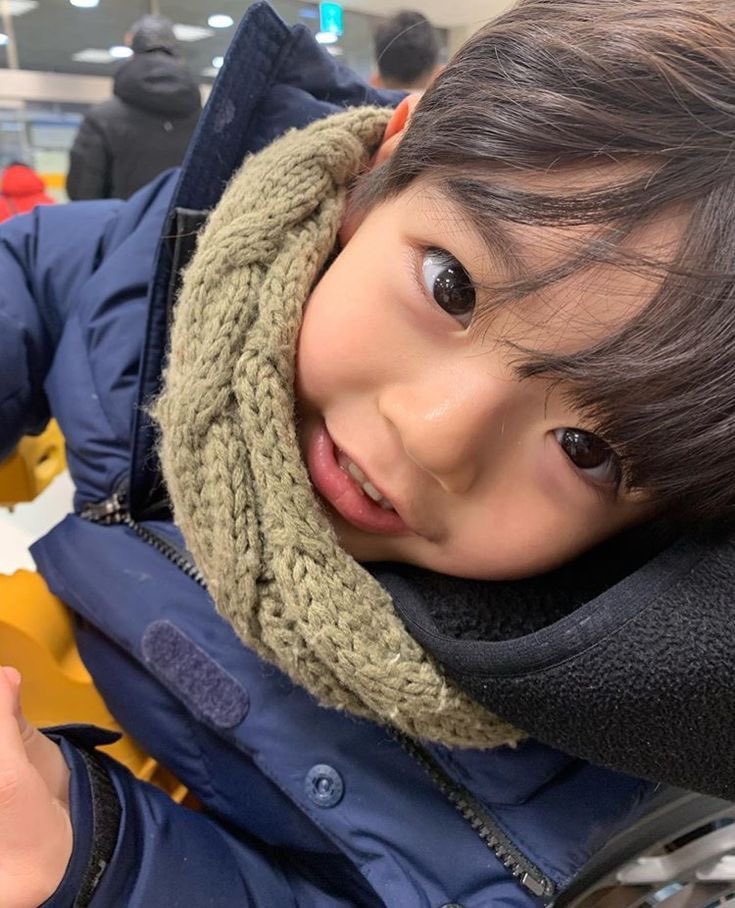 kaatteww's tweet photo. “A.A.: Amor e ações” !¡ #MoonDo au
Onde, Lee Do está exausto e tenta equilibrar o trabalho e a criação do filho.
Ou, onde Moon Baek, que sempre evitou responsabilidades emocionais, acaba sendo o vizinho que começa a ajudar em pequenas coisas. https://t.co/Do3lCI5GP5