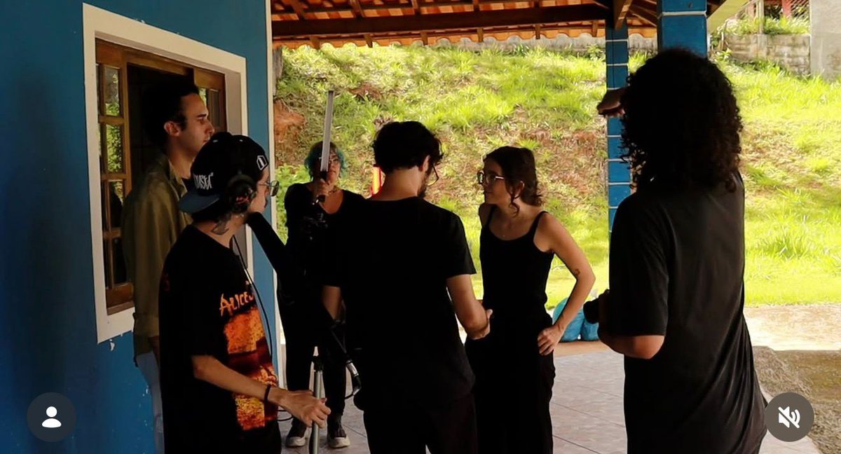 Esse é o primeiro projeto do CINEMA DESCOMPLICADO 🎬 filme “RACHADURA” da diretora @duda0carneiro um suspense psicológico de tirar o fôlego.
E tem outros projetos que tem o diretor Elder Fraga  na mentoria