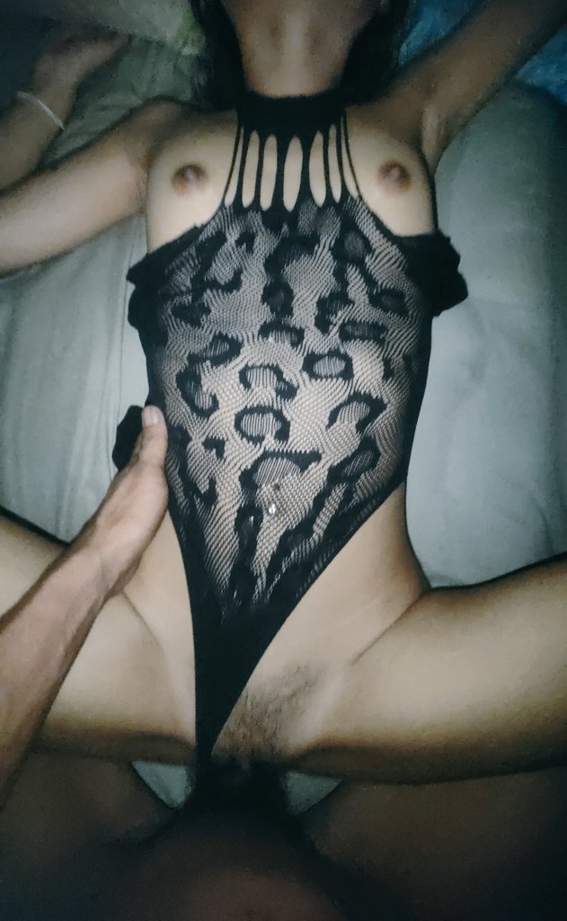 คู่32-22 แฟนตัวเล็กหุ่นดี tweet media