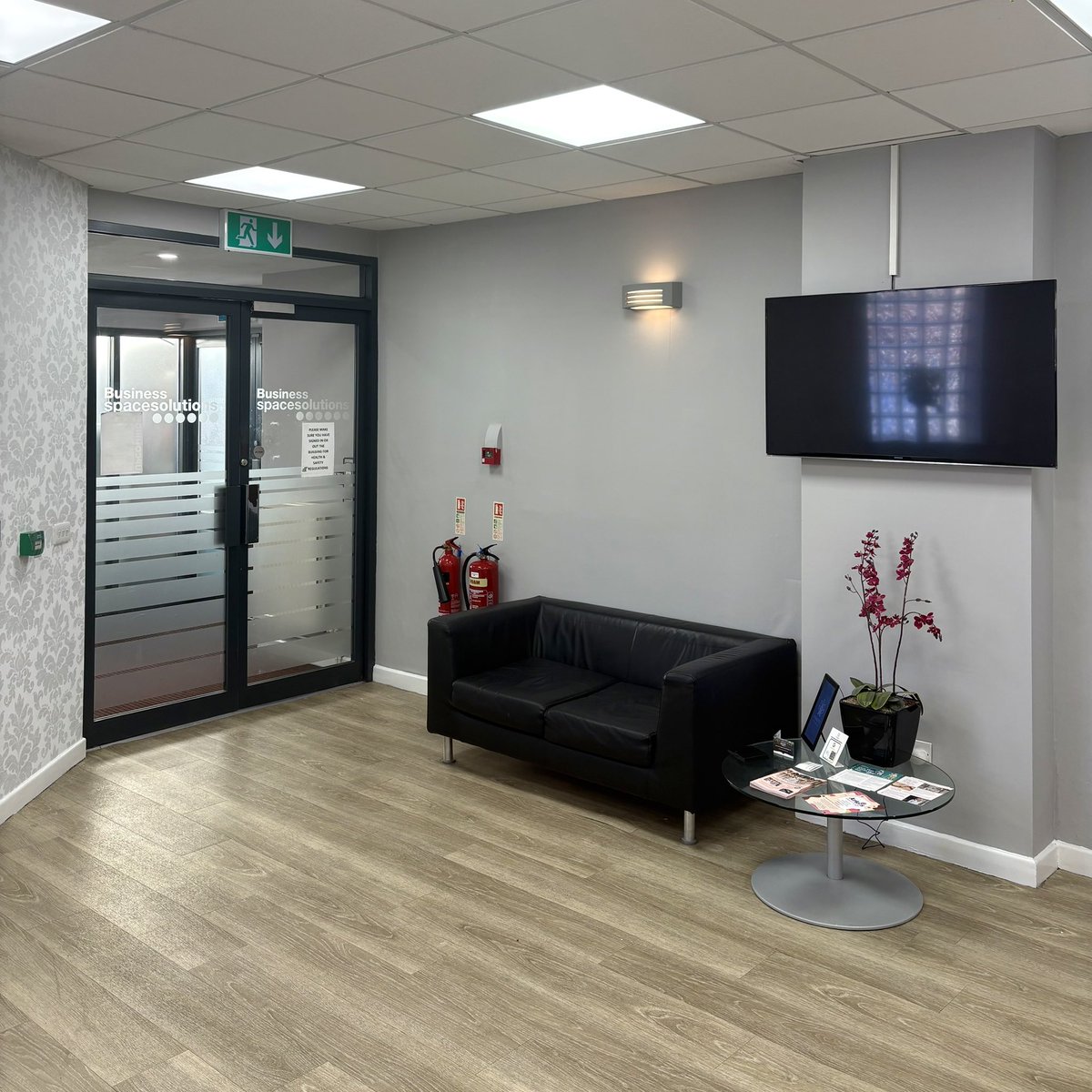 bsshindley's tweet photo. Last week our reception area had a lovely spring decorating refresh 🎨✨🌷

Many thanks to @thehandymandt - highly recommended for all your handyman requirements. https://t.co/QjofwZxv6c