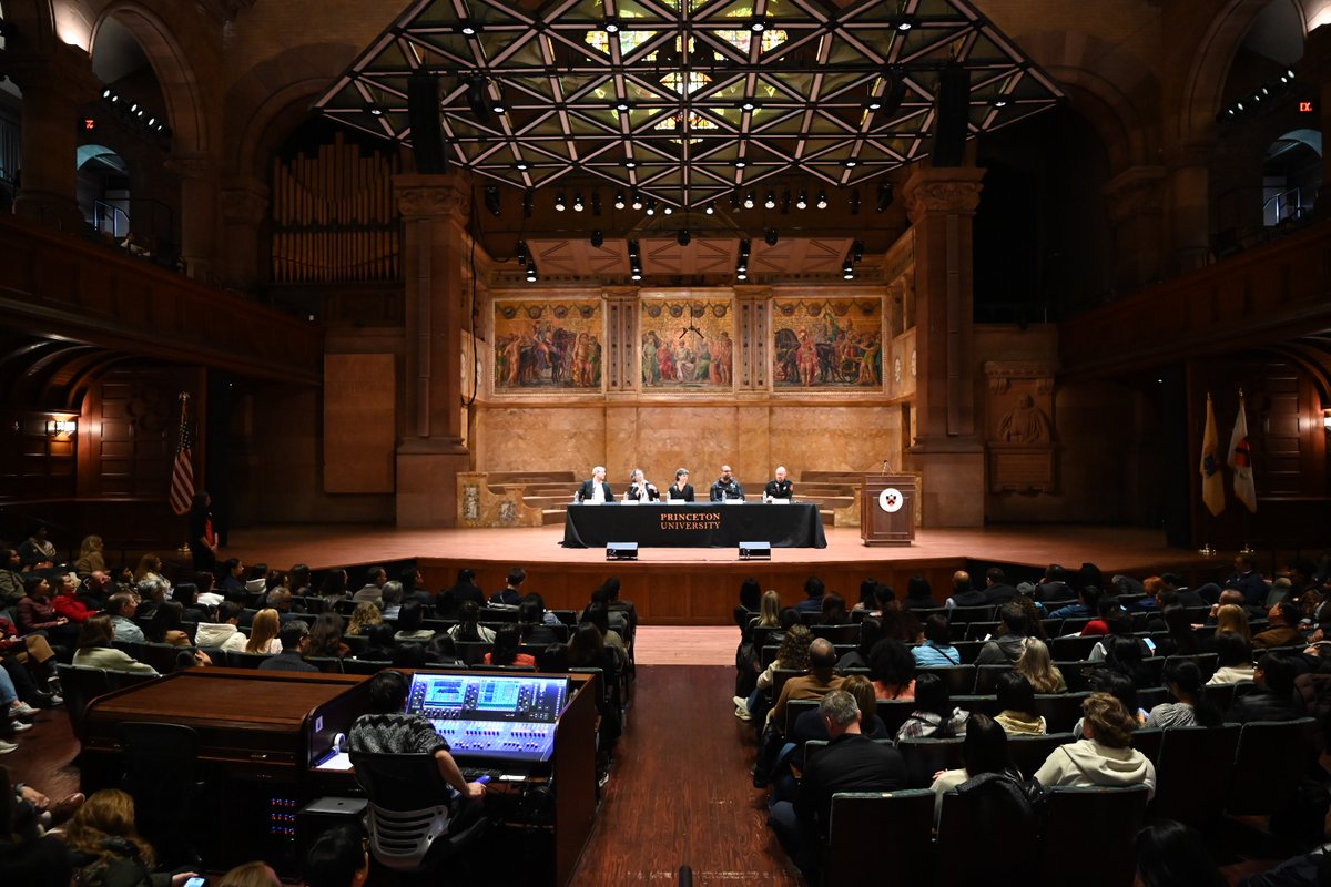 Princeton's tweet image. It's #PrincetonPreview!

Accepted #Princeton2030 students and their families are on campus to learn more about the University community. 🧡🖤