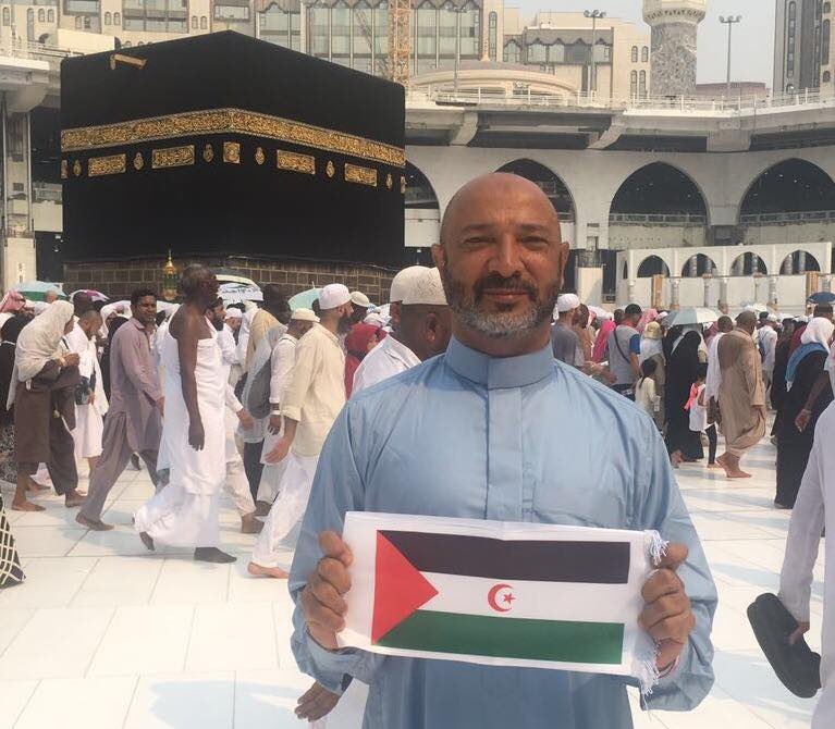 AlbasriEsmael's tweet photo. ( يَا أَيَّتُهَا النَّفْسُ الْمُطْمَئِنَّةُ ارْجِعِي إِلَى رَبِّكِ رَاضِيَةً مَرْضِيَّةً فَادْخُلِي فِي عِبَادِي وَادْخُلِي جَنَّتِي)
بقلوب مؤمنة بقضاء الله وقدره، وببالغ الحزن والأسى، ننعى وفاة المغفور له بإذن الله تعالى الاخ العزيز عبد الكبير بن بنيامين رحمه الله وأسمه قبل إسلامه 
Fransisco fernanado 
de lima 
توفي صباح اليوم في فورتاليزا شمال البرازيل 
الاخ عبدالكبير  مسلم برازيلي اعتنق الاسلام قبل عدة سنوات وأوذي في الله حيث قام اخوته بطرده من البيت بعد إسلامه ، وعانى من المرض الذي اوهن جسده لأكثر من اربع سنوات لم يوفق رحمه بحج بيت الله المحرم لان الخبثاء المراكز الاسلامية كانوا يسجلون عملاء ايران والحرس الثوري كسيد أحمد ولامع الصميلي و وسام الرمش وغيرهم من المنافقين 
توفي رحمه الله بعد معاناة لعدة سنوات مع المرض ولم يقدم له ولا مركز اسلامي اي نوع من الدعم او المساعدة ولا حتى الزيارة او المواساة باتصال أو رسالة ……
اشعر بحزن كبير إنا لله وإنا إليه راجعون …..