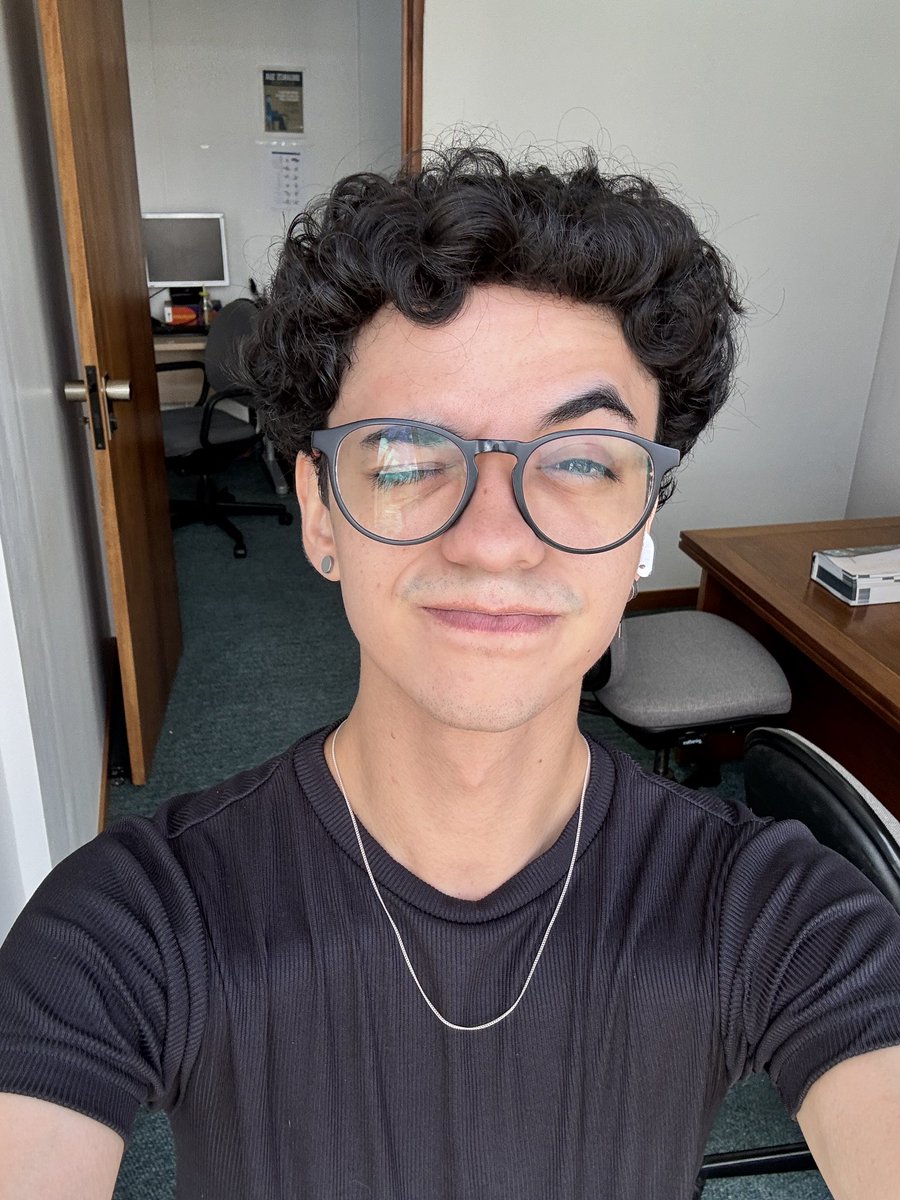 Twink Performático 🌈⃤. tweet media