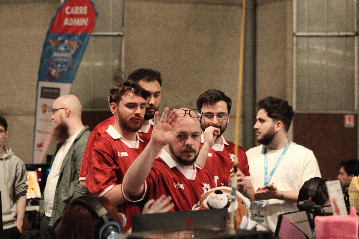 AZ Rising tweet media