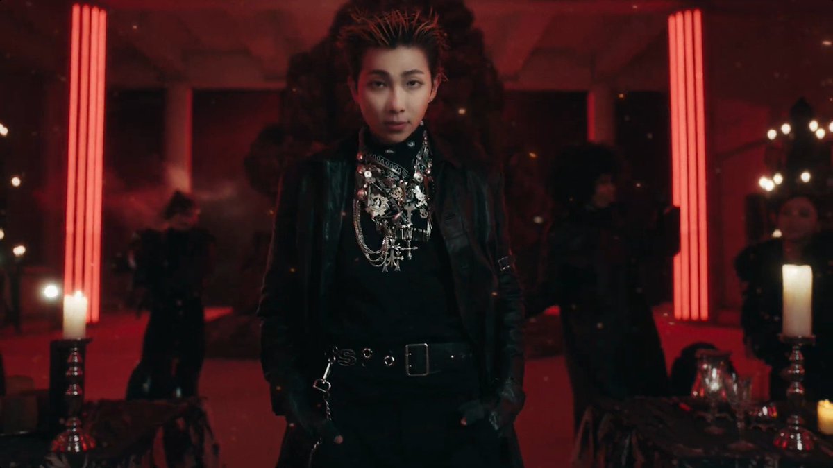 intro:night 🧭 tweet media