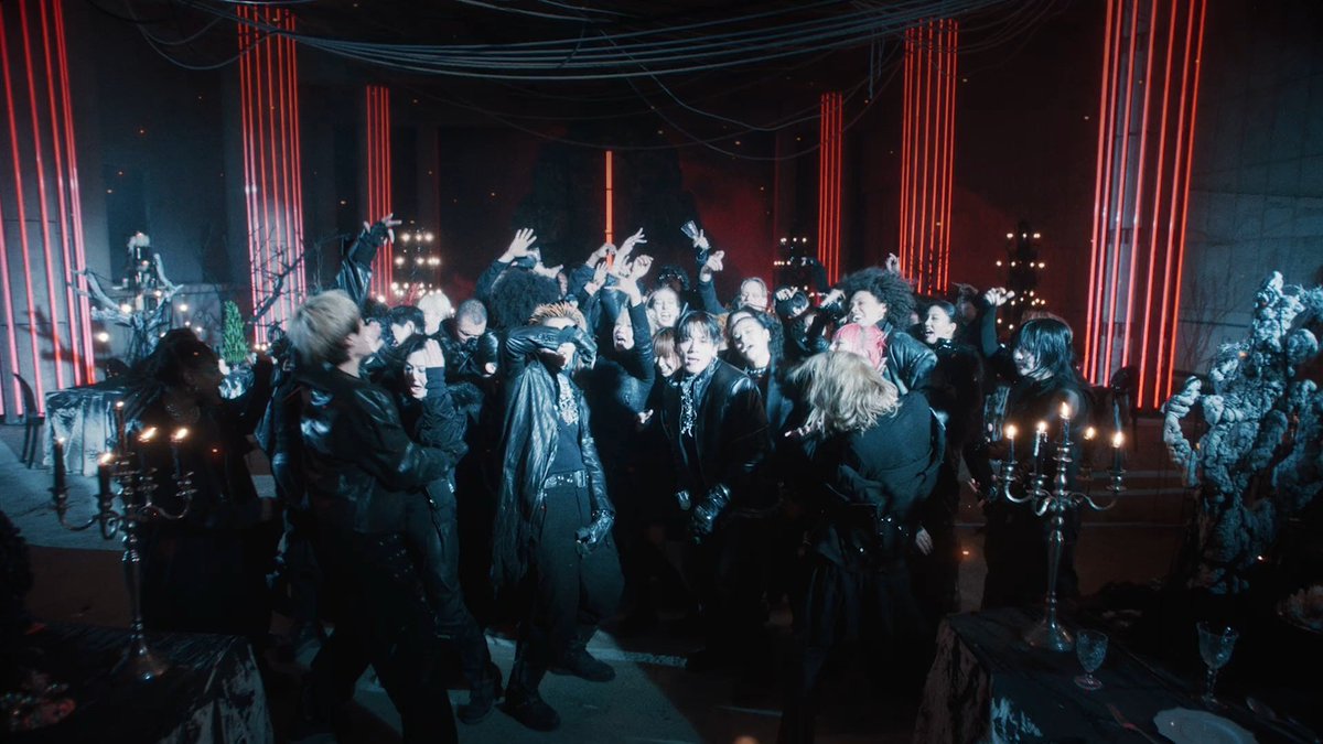 intro:night 🧭 tweet media