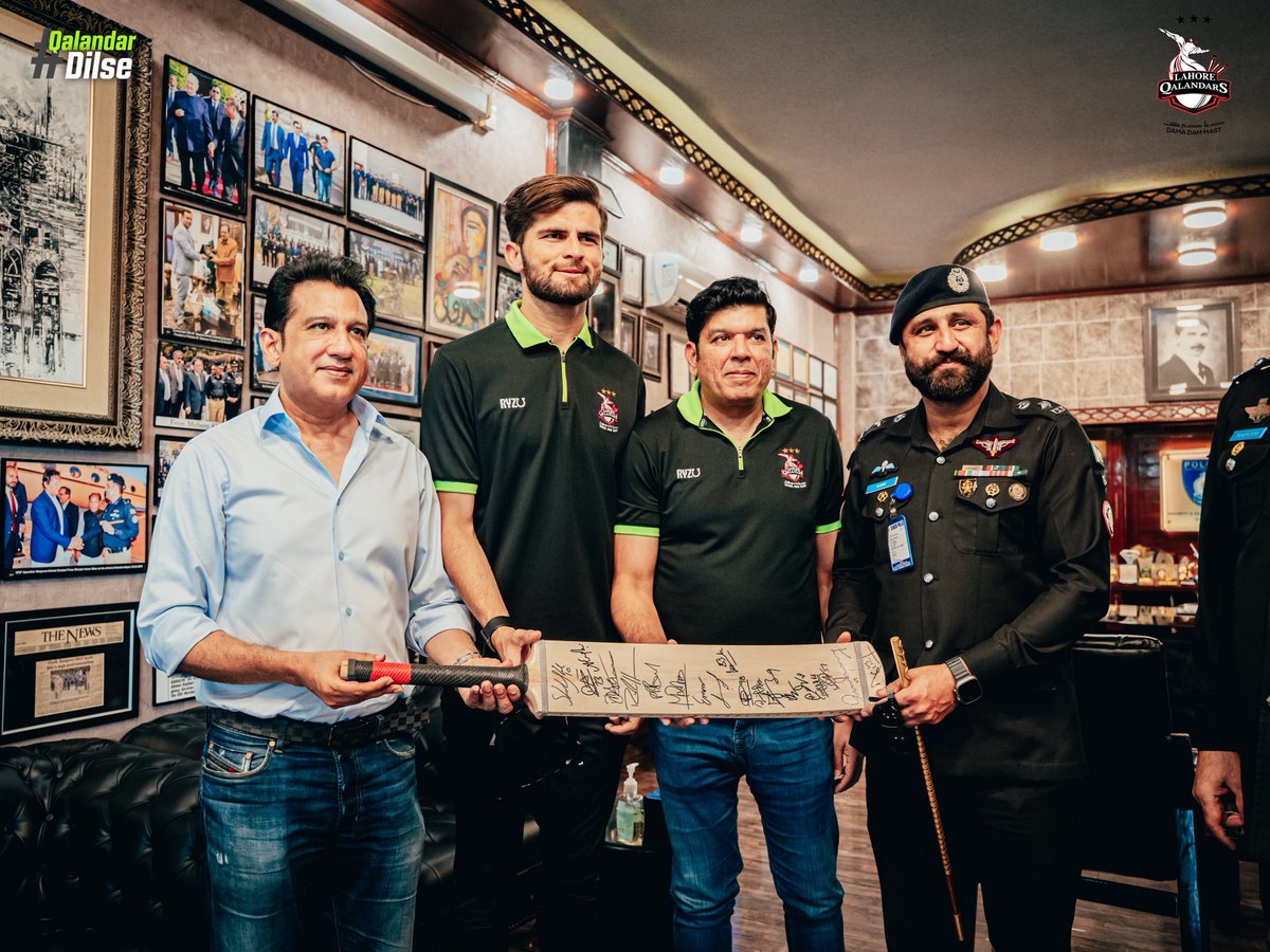 lahoreqalandars's tweet photo. From the cricket field to the frontline bases. 

Thank you to SSU Sindh Police, Karachi for hosting Lahore Qalandars and for keeping HBL PSL safe every single year. Your service never goes unnoticed. 💚 https://t.co/lEJ7NfmenS