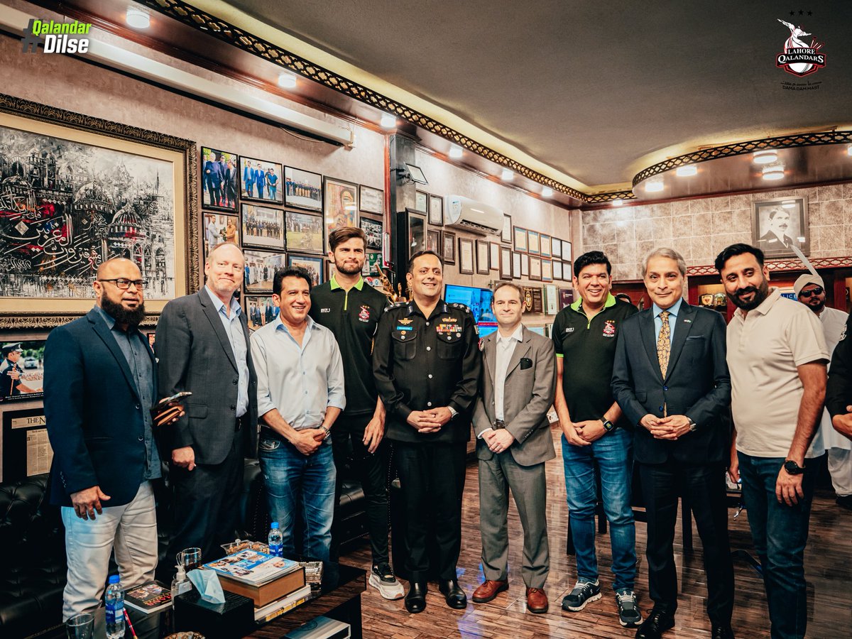 lahoreqalandars's tweet photo. From the cricket field to the frontline bases. 

Thank you to SSU Sindh Police, Karachi for hosting Lahore Qalandars and for keeping HBL PSL safe every single year. Your service never goes unnoticed. 💚 https://t.co/lEJ7NfmenS