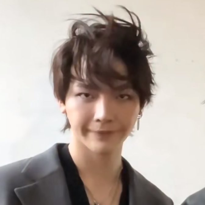 wiju_u's tweet image. they... they poofed him......