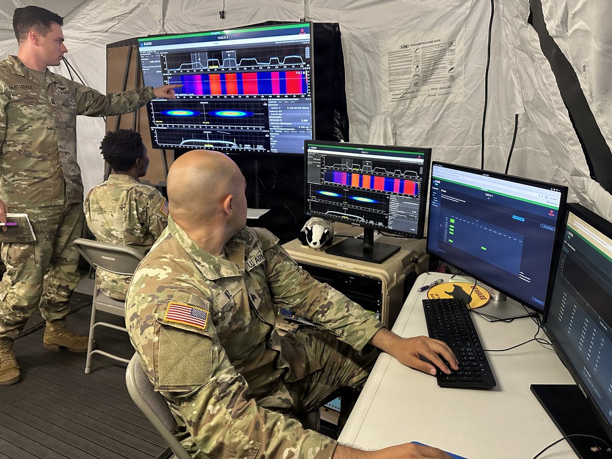 US_SpaceCom's tweet image. Speed = operational advantage. 
Delivering real capability, like the smaller form factor Tactical Integrated Ground System V2 prototype to deployed forces in a year demonstrates how @ArmySMDC is accelerating effects to the warfighter.
👉 tinyurl.com/yav5zdhn