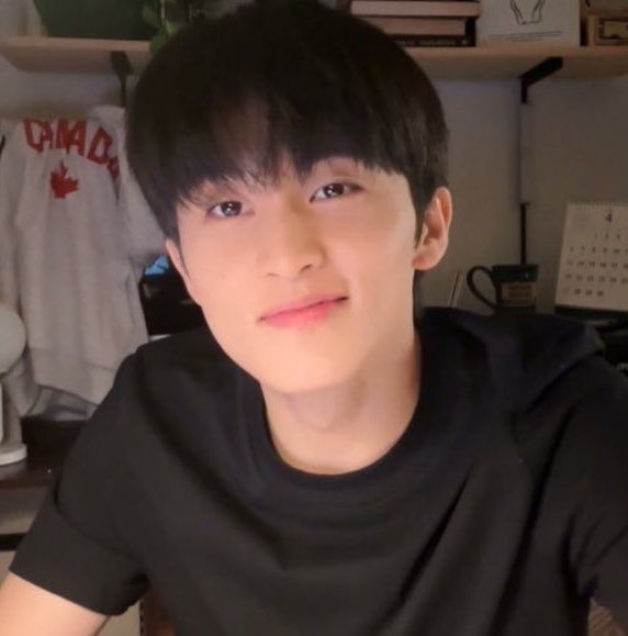 goldust0066's tweet image. 누구보다 멋있는 10년을 살아온 마크야
항상 멋있는 모습 보여줘서 너무 고마웠어 이제는 푹 쉬면서 여행도 해보고 가족들이랑 시간 많이 보내고 아무 생각 없이 특별하지 않은 하루들을 보내며 더 멋있는 마크가 되길 바라 마크의 항해를 진심으로 응원할게 보고싶을땐 와줄거지?
 #ThankYouNCTMARK