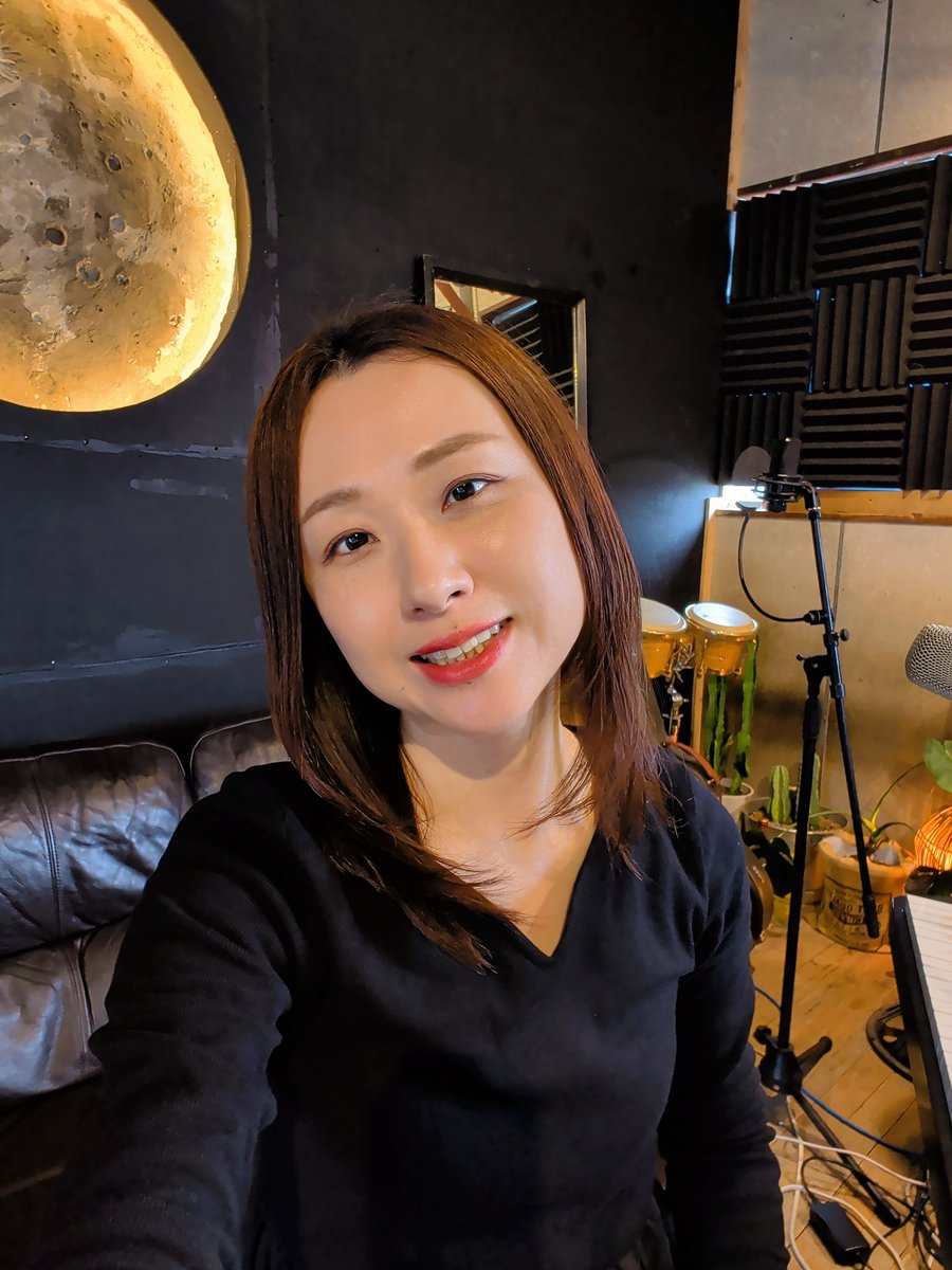 過日のライブリハーサルにて。
会場とイベントの雰囲気を聴取して組み立てたセットリストはすごく良いとお墨付き。
4/19(日)TAKIの森マルシェ、よろしくお願いします🙇