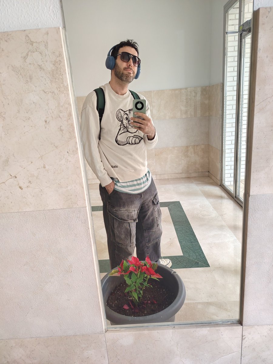 nerdandchips's tweet photo. Con este flow a clase de Tecnología. https://t.co/PYLofae49Z