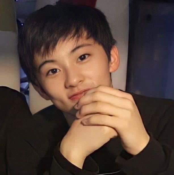 san 🪐 tweet media