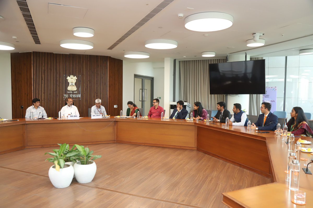 Officer Trainees - Indian Information Service 🇮🇳 tweet media