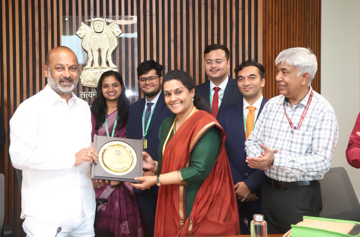 Officer Trainees - Indian Information Service 🇮🇳 tweet media