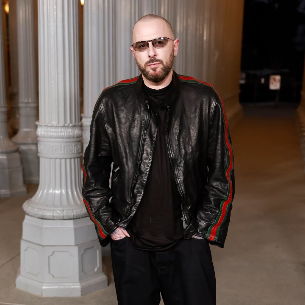 k s j f a s h i o n tweet media