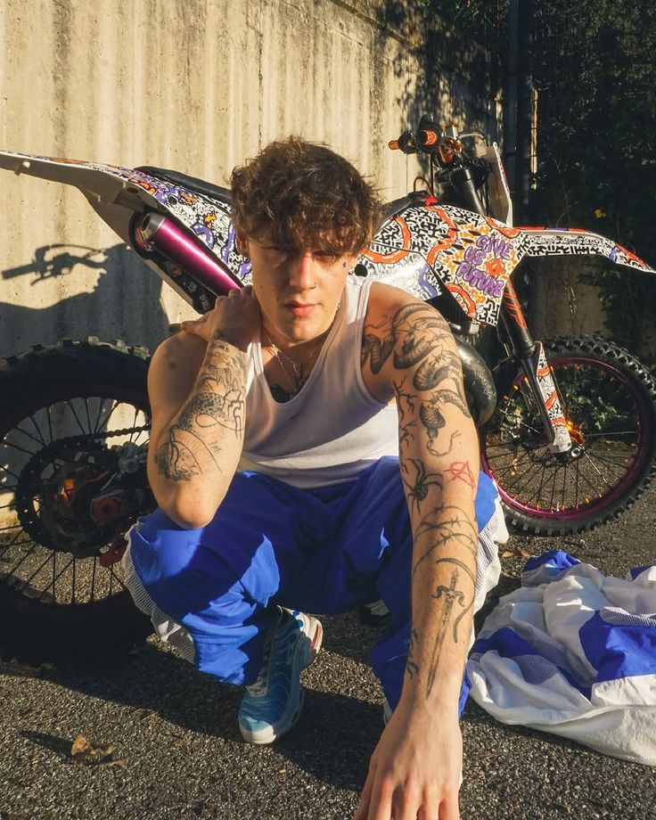 𝒂𝒓𝒕𝒖𝒓. tweet media