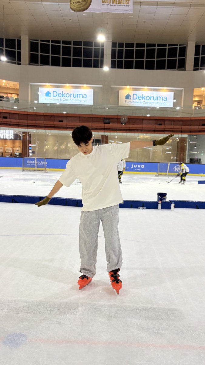 ⟢⟡𝓓𝓪𝔀𝓷⟡⟣ tweet media