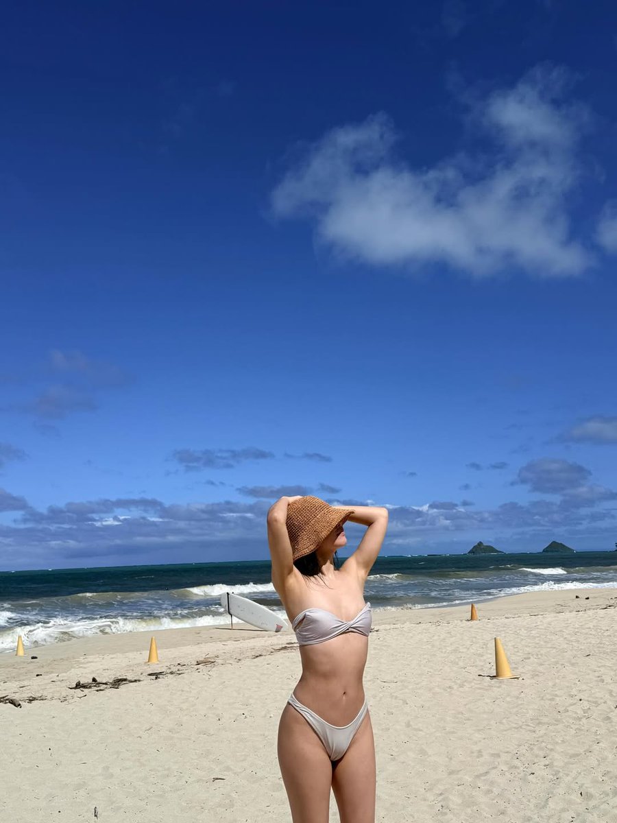 yongtinybear's tweet image. logging out now to scream in silence i did not need this at this very moment of my life right now fuck me sideways istg