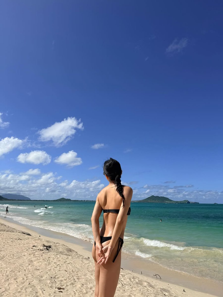 yongtinybear's tweet image. logging out now to scream in silence i did not need this at this very moment of my life right now fuck me sideways istg