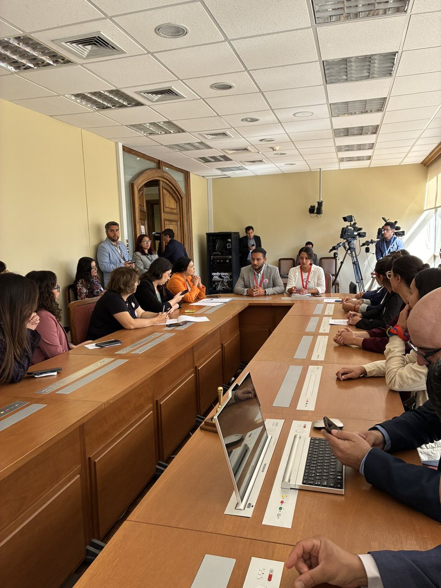 Prensa Karol Cariola tweet media