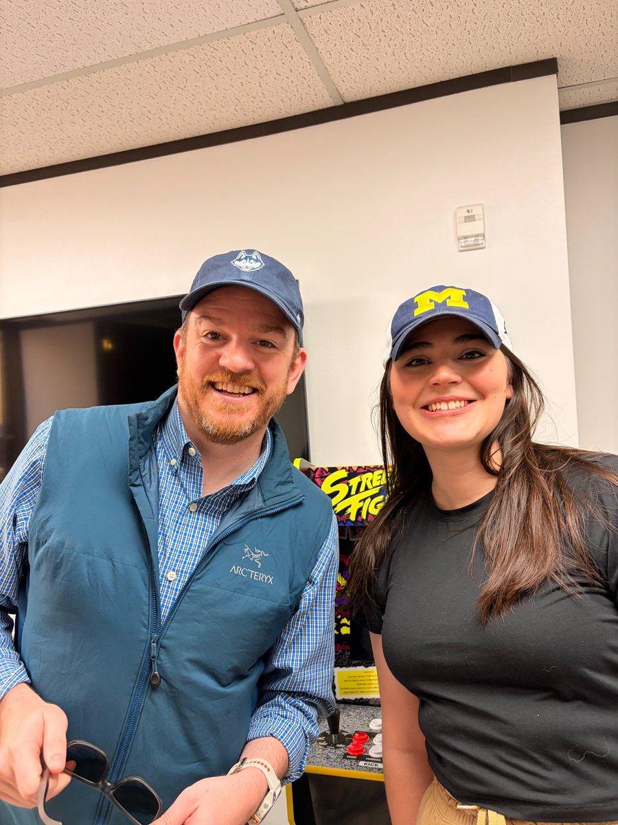 ragnarresearch's tweet image. All's fair in love, war, and March Madness. .Ryan Steusloff and .Emily Roessler were not sore winners and losers and swapped team hats today in honor of last night's game, although we all know that the Husky's will get them next year. #marchmadness 🏀