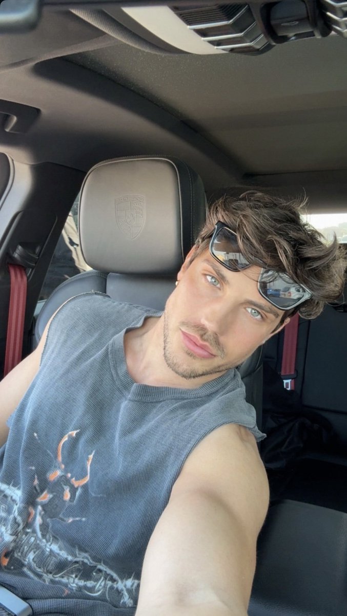 Mrs B ✨ tweet media