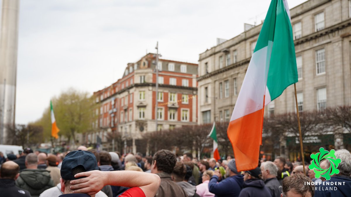 independent_ire's tweet image. Party Leader Michael Collins TD and Agriculture Spokesperson Michael Fitzmaurice standing with the people who are the the coalface and suffering as a result of the Government's failure to address an escalating crisis. #fuelprotest #fuelprotests #carbontax

@MichaelC_IND_TD