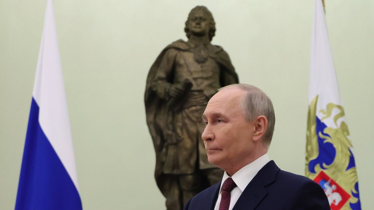 SkullRap_'s tweet photo. “If US uses nuclear weapons against Iran, Russia would provide nuclear bombs to Iran to nuke Israel”- Russian president Putin 😳🔥
#WorldWar3 https://t.co/pR7qxJ4Rac