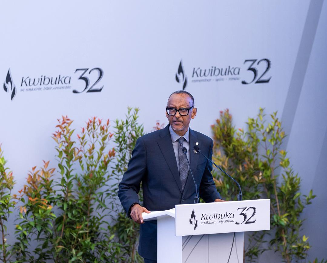 rusaphoto's tweet photo. Perezida Paul Kagame yavuze ko nta kizahinduka ku bunyangamugayo bw’Ingabo n’inzego z’umutekano z’u Rwanda bitewe n’ibihano cyangwa ibitutsi by’amahanga. https://t.co/lX5xa5m9vd