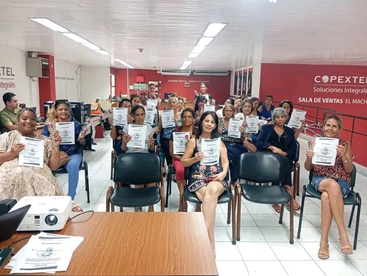 CopextelSantiag's tweet photo. La Filial #Copextel #Santiago de Cuba rinde homenaje a Vilma Espín Guillois en el 96 aniversario de su natalicio. Reconocemos la fuerza, el talento y la dedicación de nuestras mujeres, protagonistas del crecimiento, la innovación y el desarrollo de nuestro país.
#VilmaEspín https://t.co/awnF5FbdXE