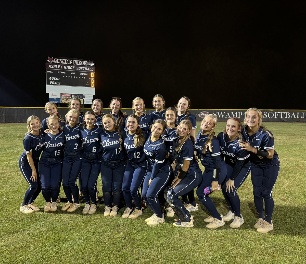 CloverSoftball tweet media