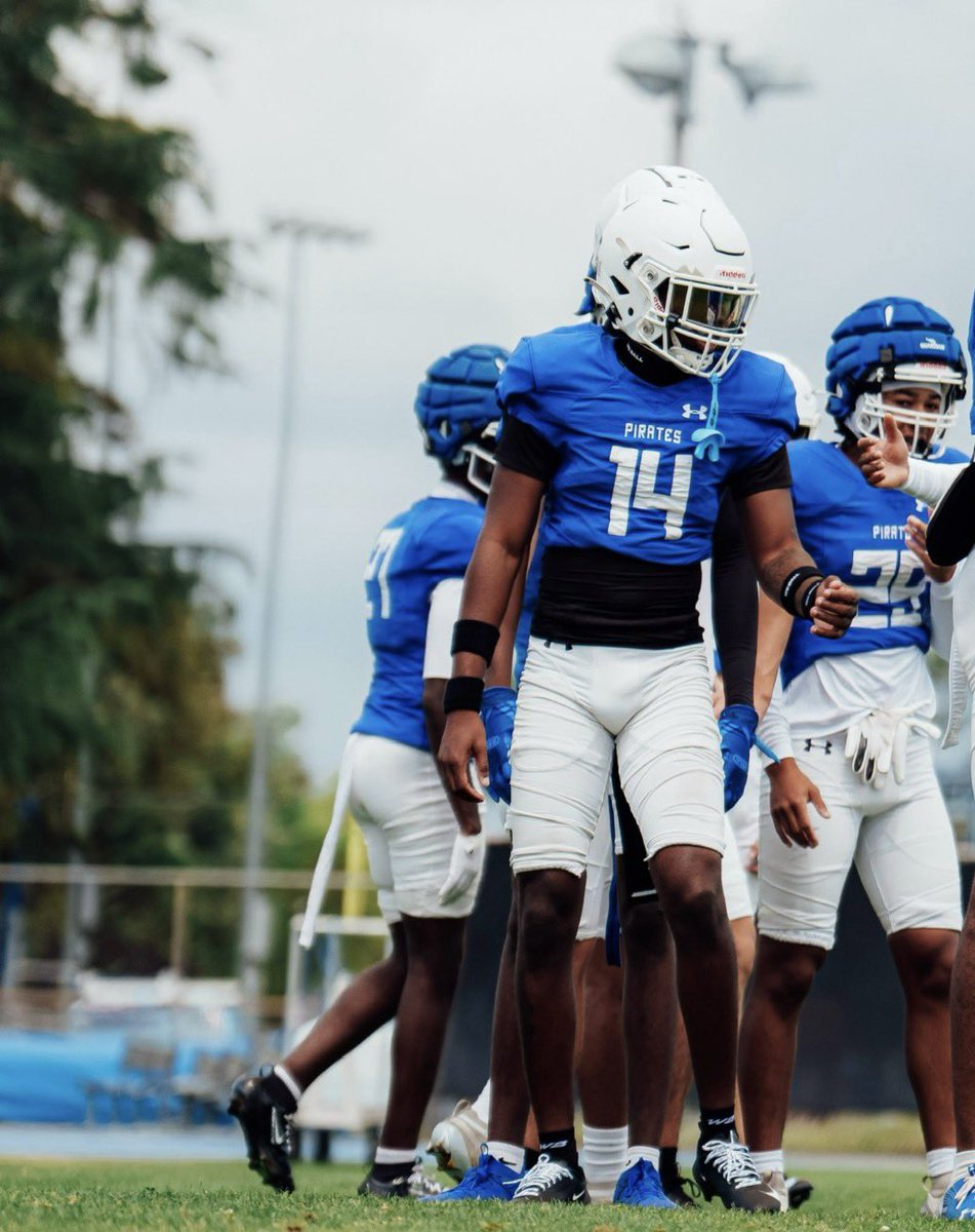 CoachMays21's tweet photo. @JaymesEvans4 5’11 170 another nice DB out of @MJCFootball look for big things in the secondary in Modesto. #SpringReps https://t.co/MOHLB1ekiU