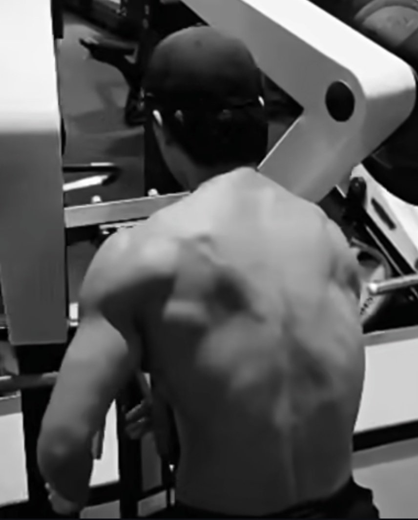 JGwatup321's tweet photo. Gawin: I like joss's back muscles 
Joss: Say less 

#Jossgawin https://t.co/Np77JgyqoU