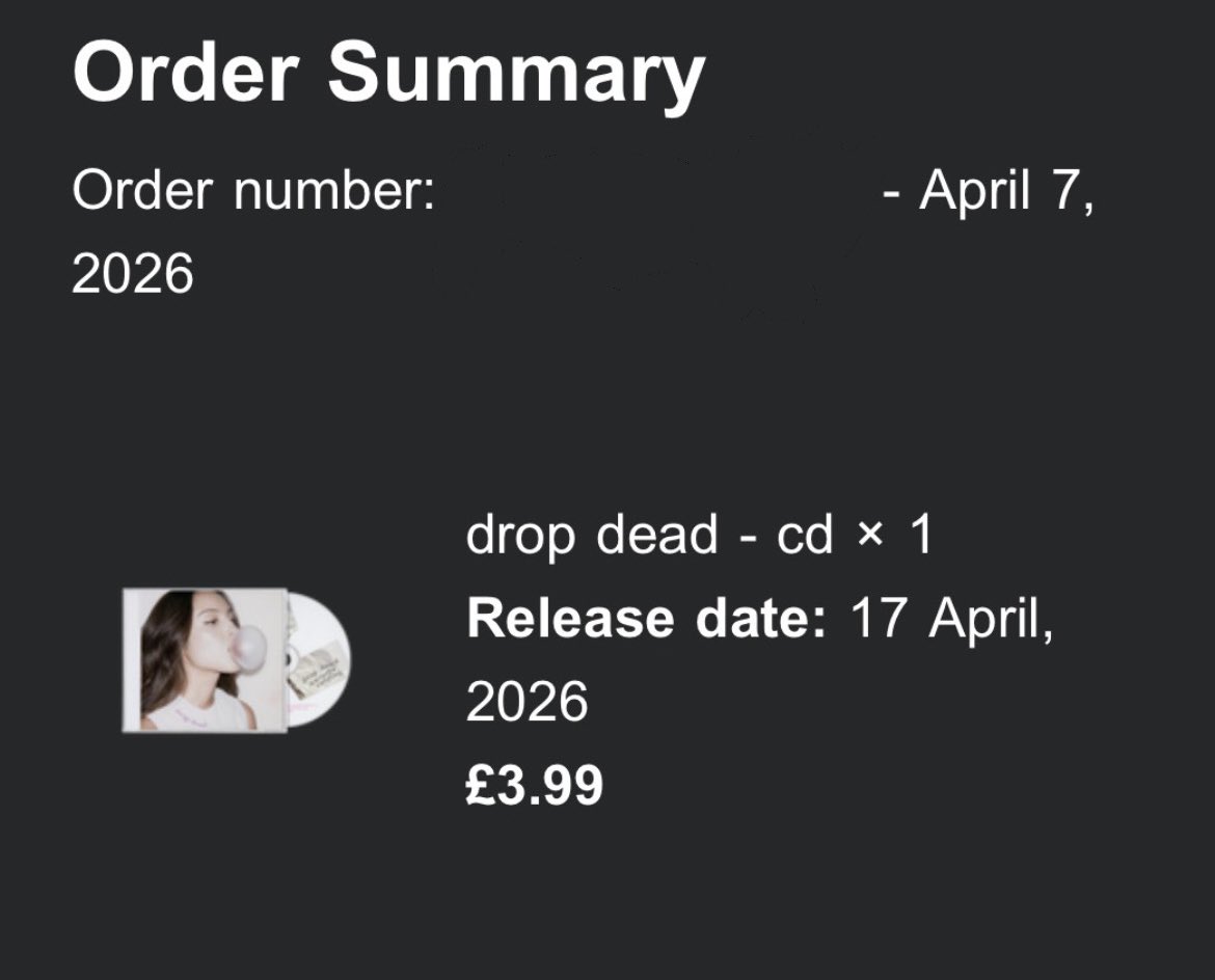 selene 🦋girl so in love era tweet media