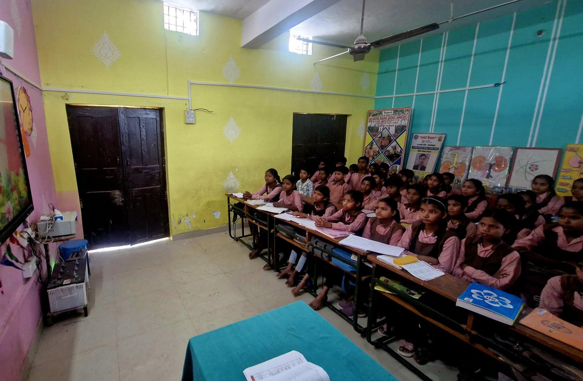 नए सत्र के साथ फिर वही प्रतिबद्धता दोहराते हुए आप के सभी छात्रों को उनके पाठ्यक्रम के अनुरूप पढ़ाई शुरू की जो आने वाले दिनों में उन्हें  विभिन्न प्रतियोगी परीक्षाओं में सफलता दिलाएगी।

कंपोजिट विद्यालय करीमपुर, रुदौली, जनपद अयोध्या
<a href="/basicshiksha_up/">Department Of Basic Education Uttar Pradesh</a> 
<a href="/BsaAyodhya/">BSA_Ayodhya</a> 
<a href="/CMOfficeUP/">CM Office, GoUP</a>