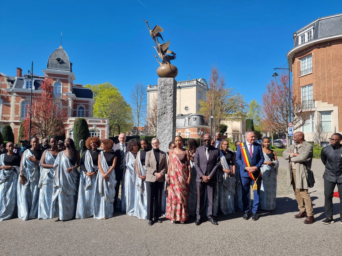 llombartpatUE's tweet image. I represented the EEAS🇪🇺 at the commemoration of the Genocide Against the Tutsi in Rwanda. 

We honor the memory of the victims, stand in solidarity with survivors, and reaffirm our collective commitment: Never Again

#Kwibuka32
#NeverAgain 
@Unity_MemoryRW 
@RwandaMFA @eu_eeas